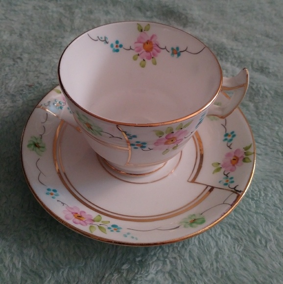 Phoenix Bone China Teacup & Saucer - Picture 1 of 6